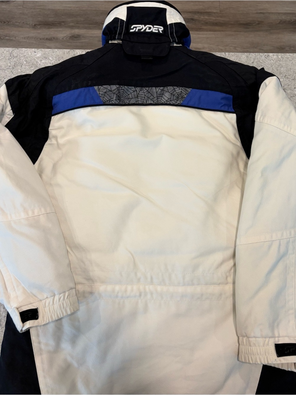 Spyder White Black Ski Jacket with Blue Trim - Picture 11 of 11